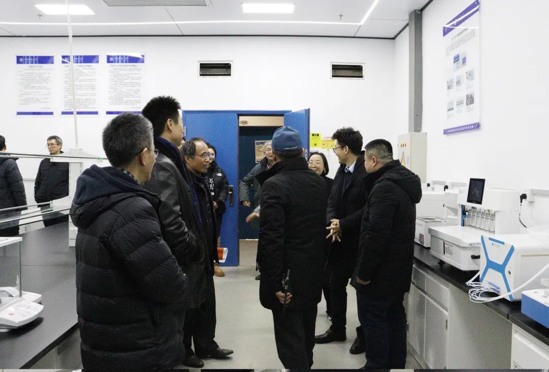  參觀中國藥科大學藥劑系&華溶儀器聯合實驗室
