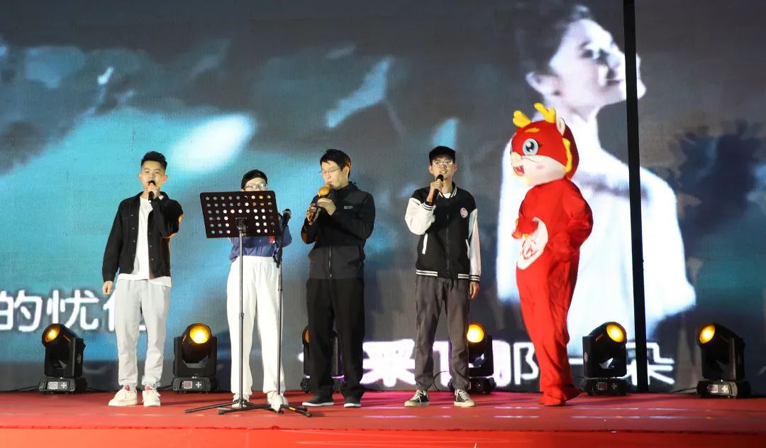 研發(fā)部-軟件組合 葫蘆絲表演：  《荷塘月色》